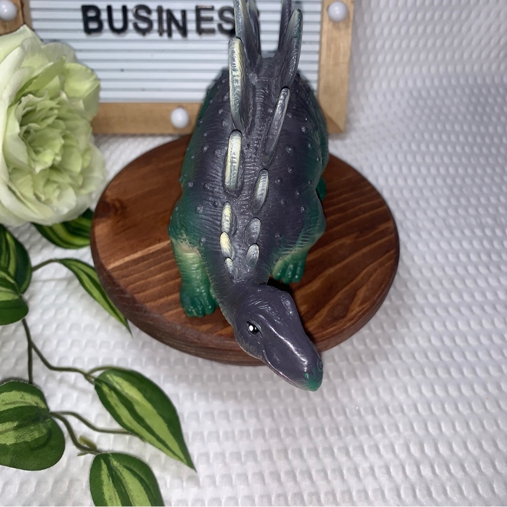 TM 2000 Stegosaurus figurine - Picture 4 of 5